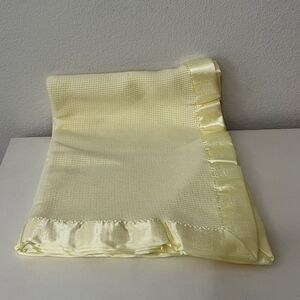 Vintage Baby Gordon All Season Thermal Blanket Yellow Satin Trim 36 x 50